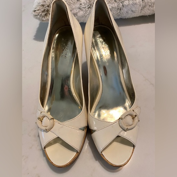 Guess Shoes Wedges Patent White Cream Cork Heel Preppy Summer Size 7.5 - Picture 1 of 5